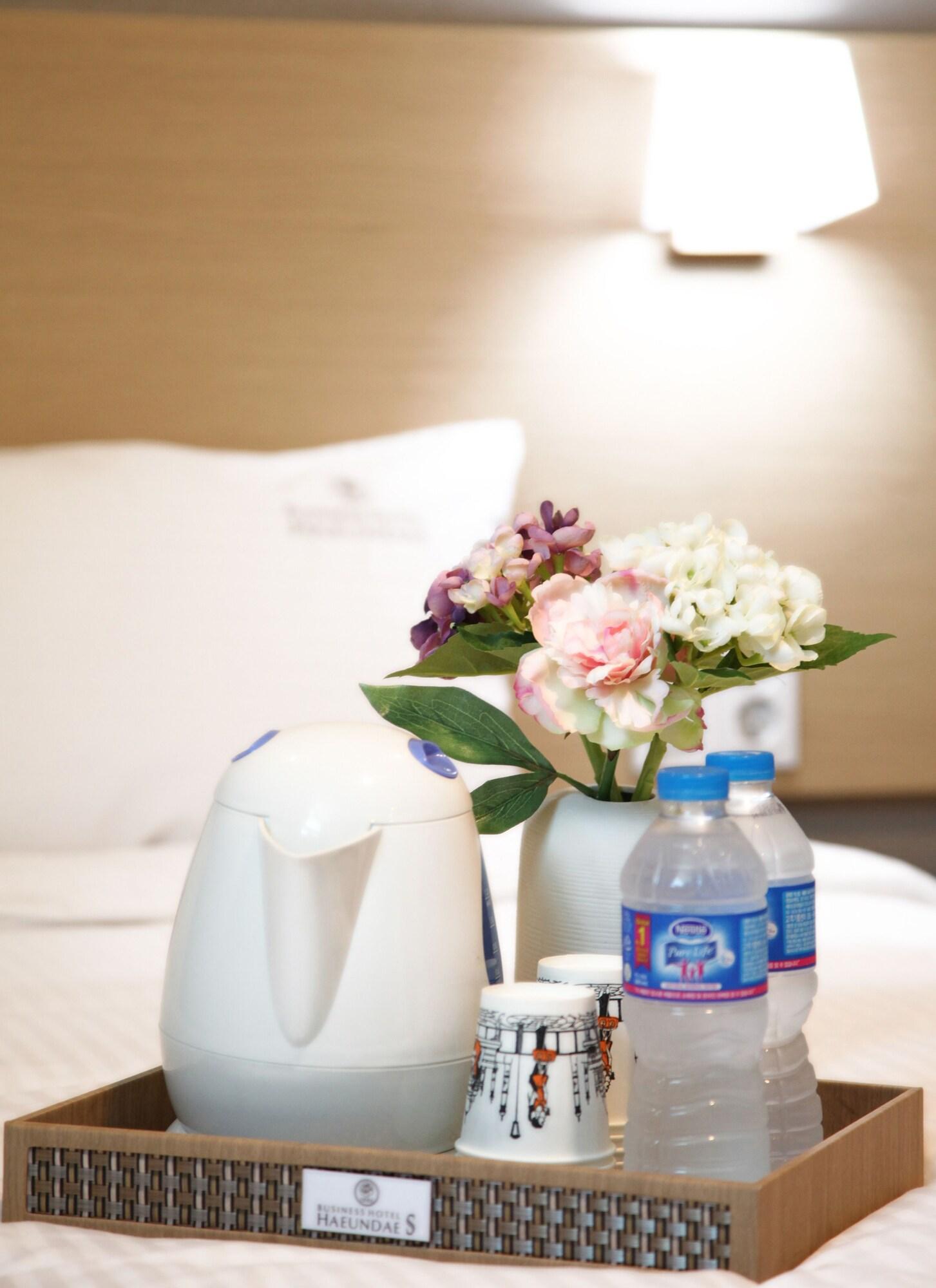 Business Hotel Haeundae S Busan Bagian luar foto