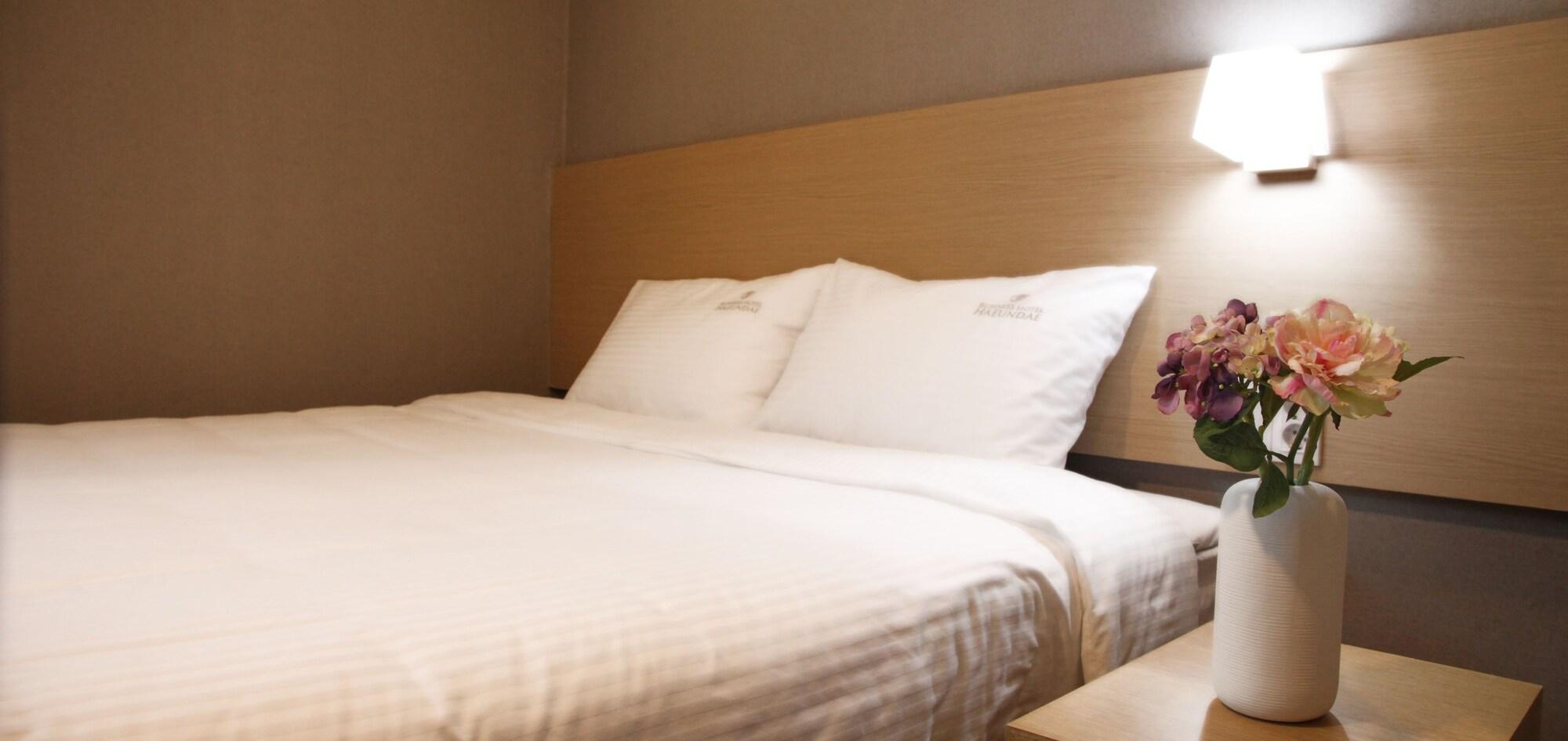Business Hotel Haeundae S Busan Bagian luar foto