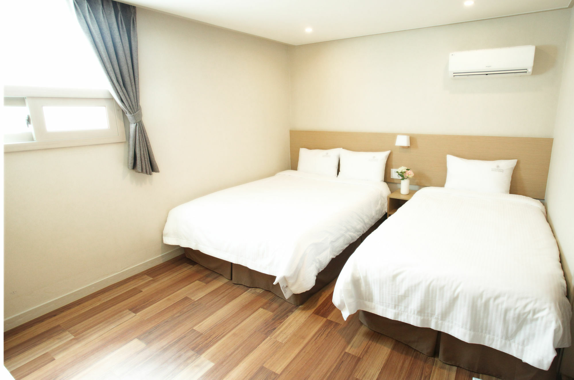 Business Hotel Haeundae S Busan Bagian luar foto