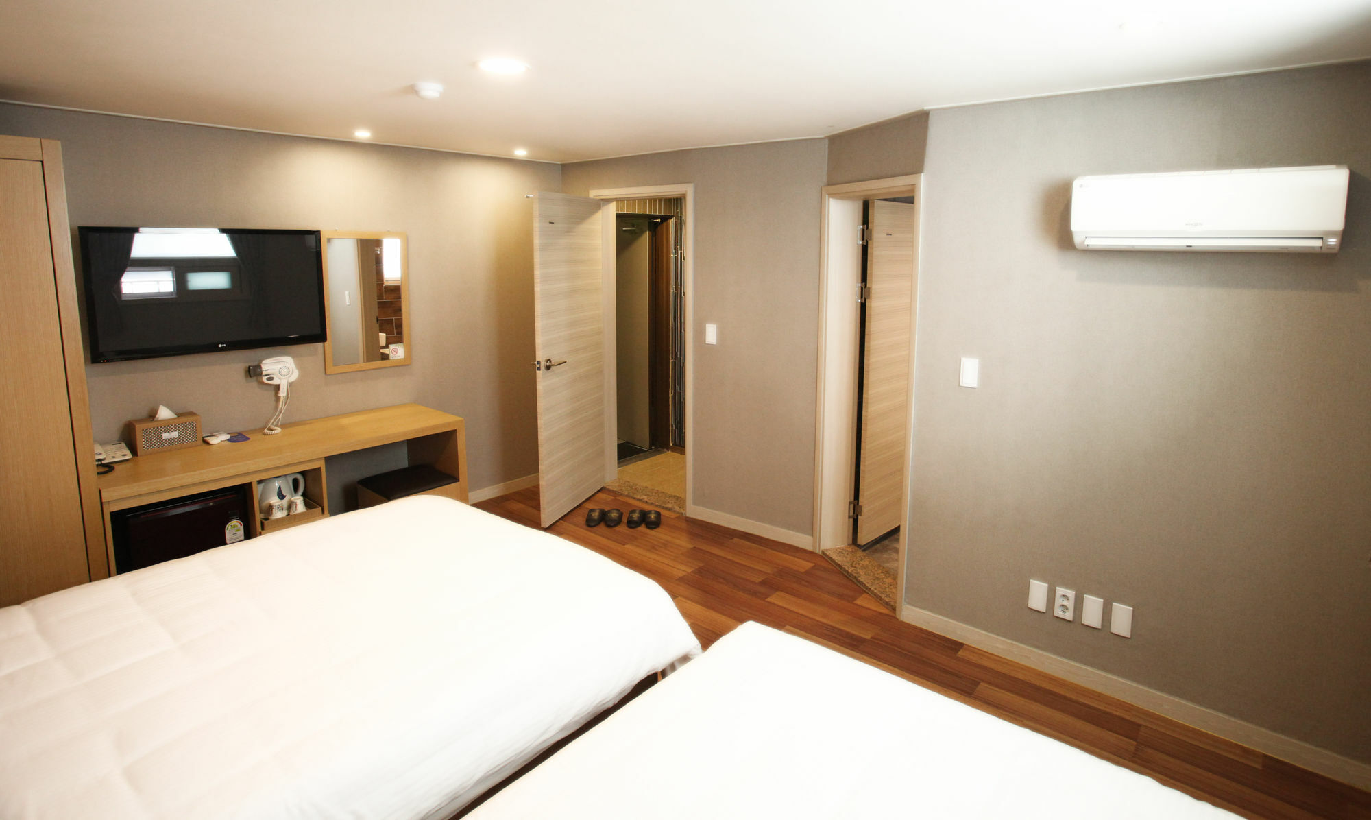 Business Hotel Haeundae S Busan Bagian luar foto